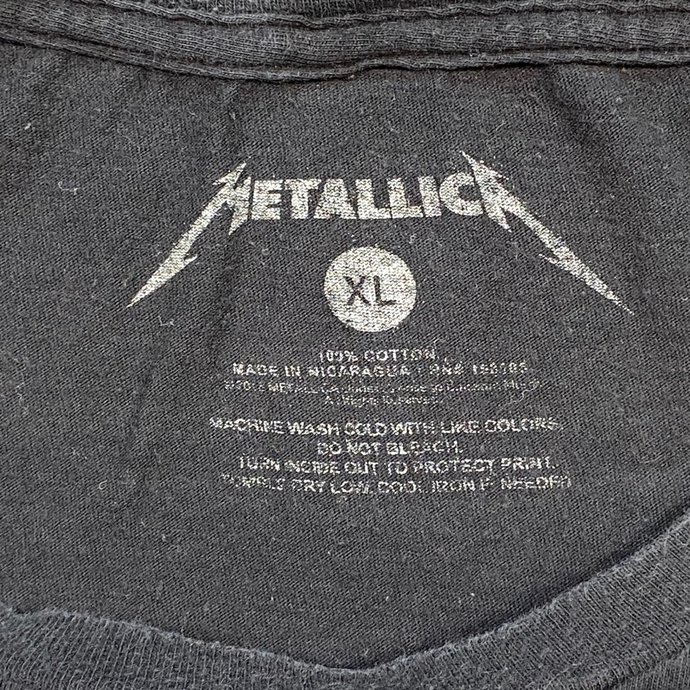 Metallica Rock Mens XL Black Album Coiled Snake Graphic T-Shirt Distressed Black - Picture 4 of 7